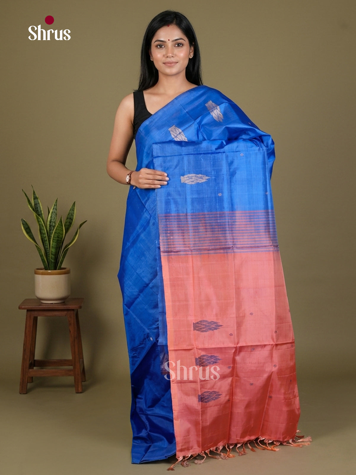 Buy Vivid Royal Blue Banana Pith Saree With Floral Motifs & Peach Traditional Pallu