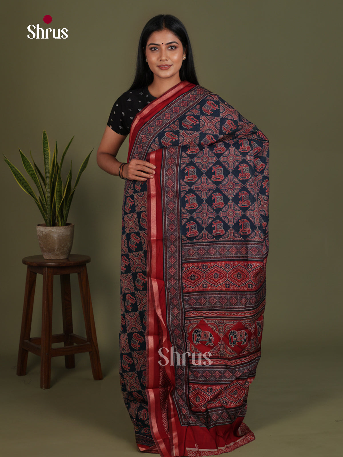 Art Modal Saree - EES25058