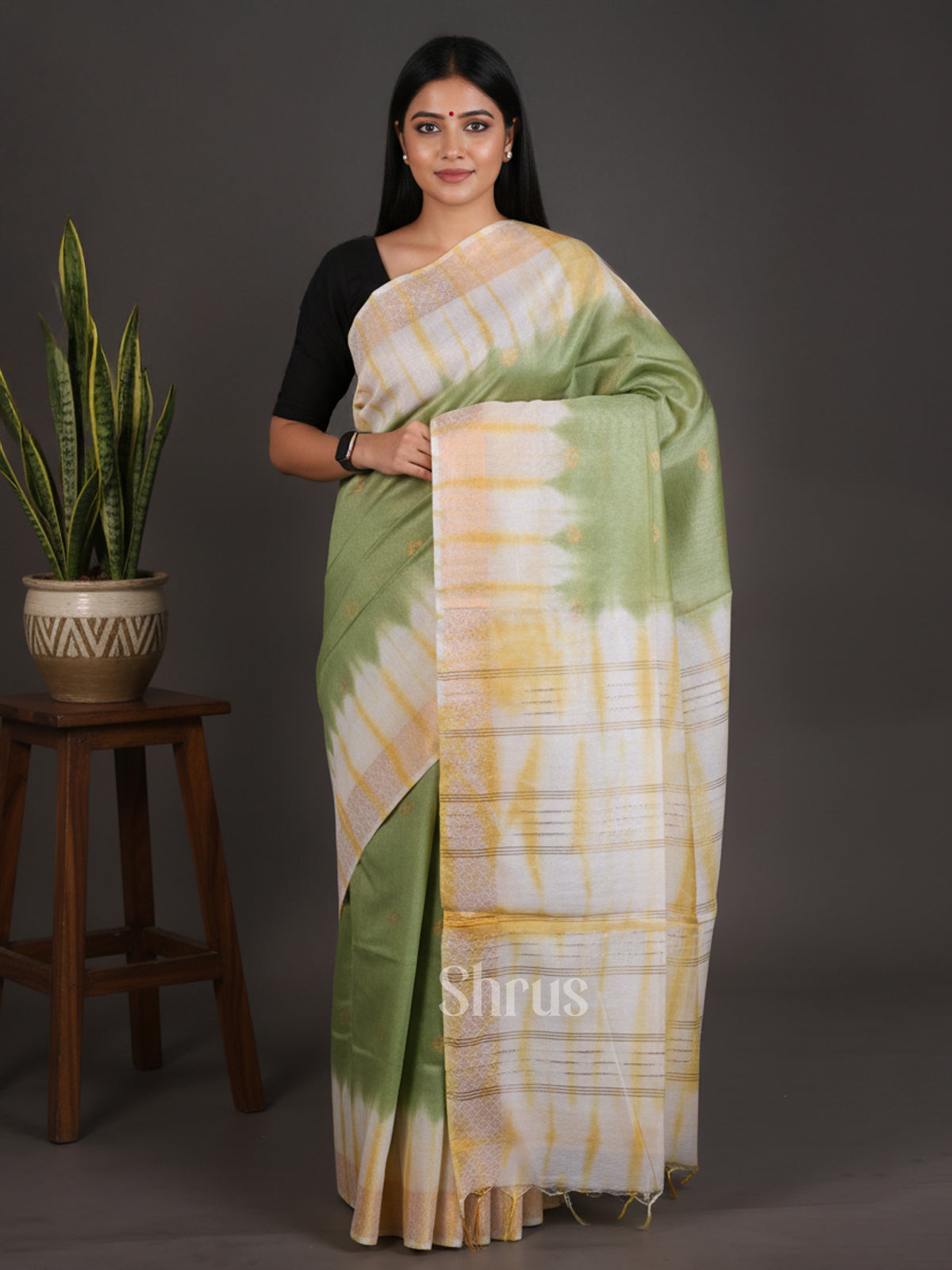 Shibori Saree - EES29579 - Shop on Shrus.com