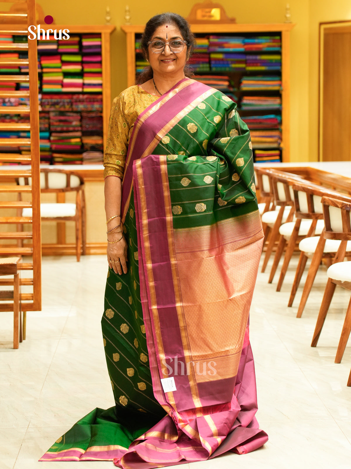 Kanchipuram silk Saree - EFS27087 - Shop on Shrus.com