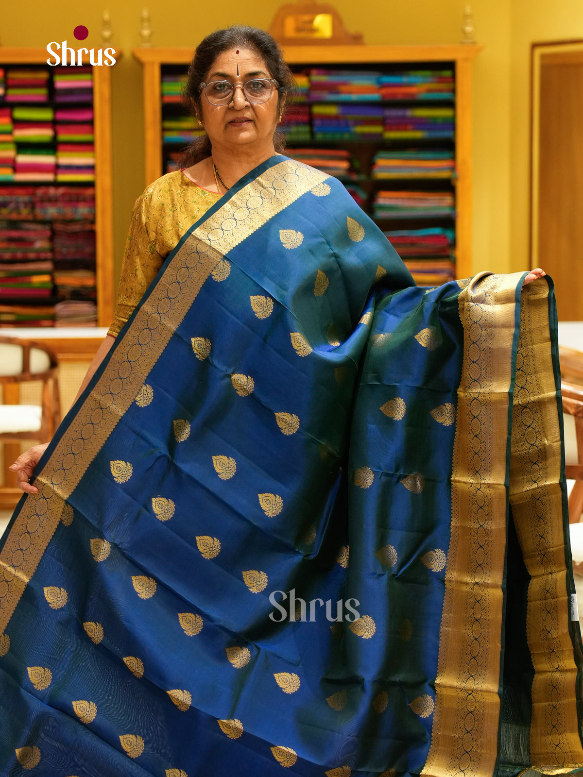 Kanchipuram silk Saree - EFS27274 - Shop on Shrus.com