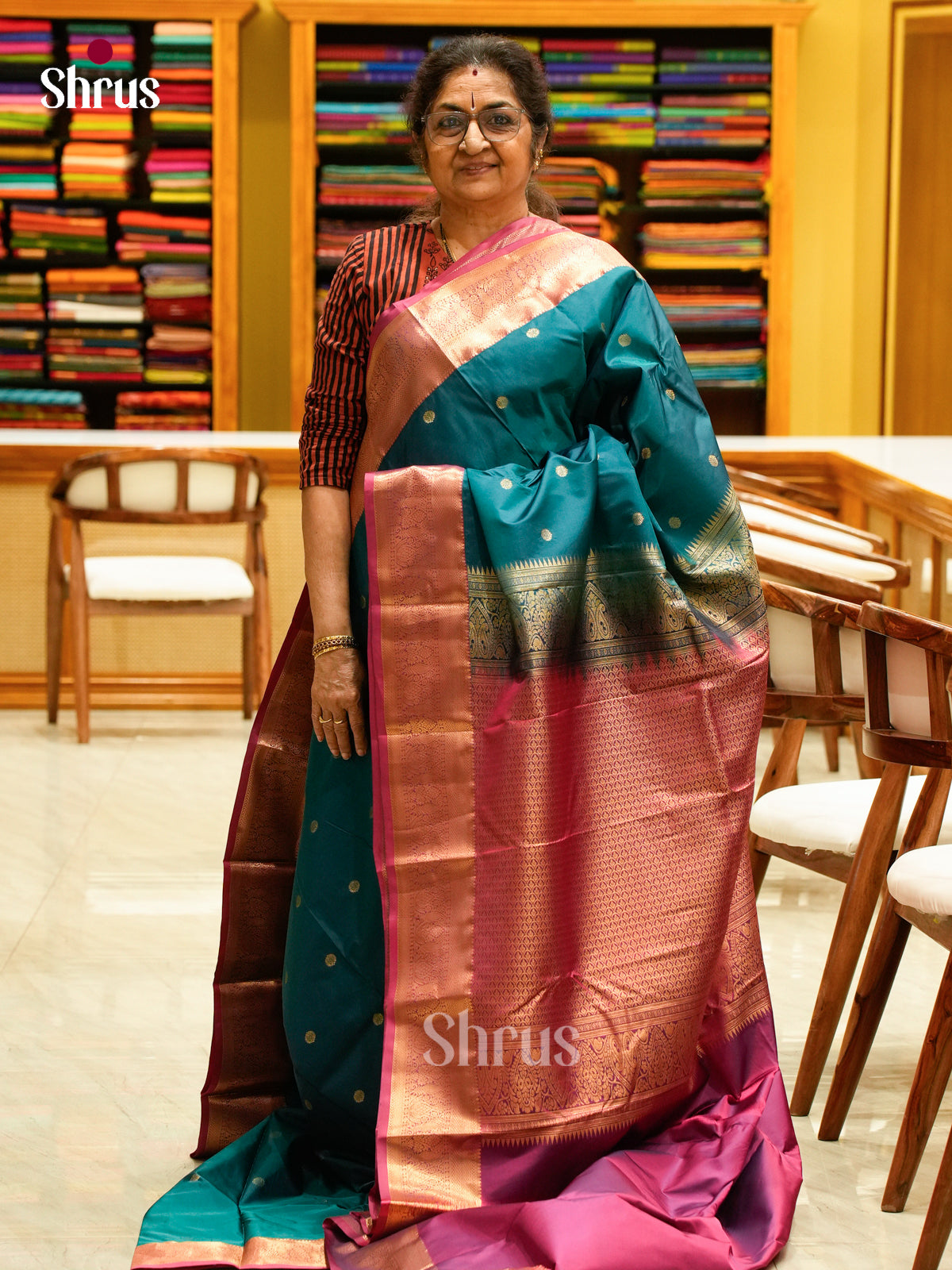 Peacock Green Halfpure Kanchipuram Silk Saree with Floral Buttas | Pink Contrast Border