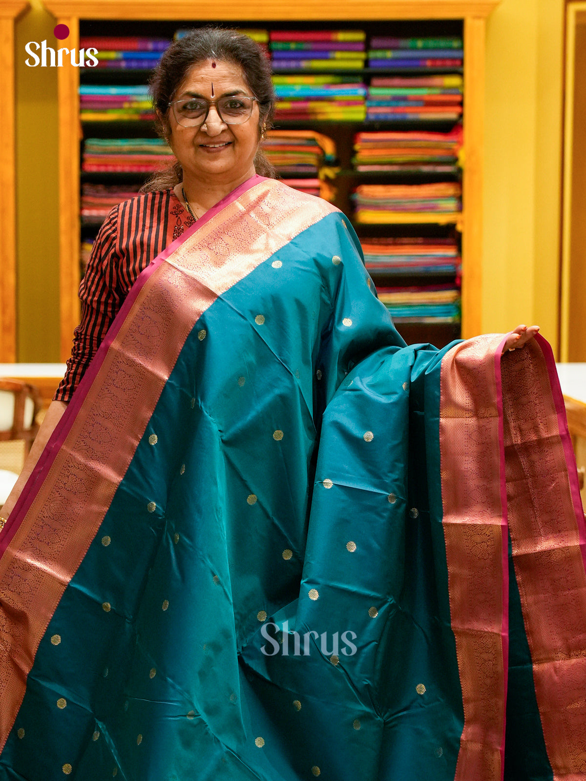 Peacock Green Halfpure Kanchipuram Silk Saree with Floral Buttas | Pink Contrast Border