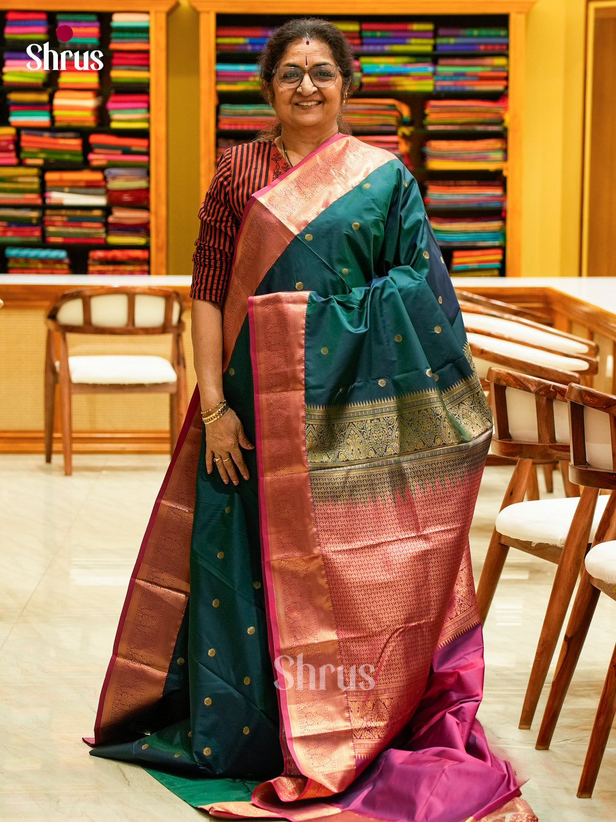 Dark Green Halfpure Kanchipuram Silk Saree with Floral Buttas | Pink Contrast Border — EGS01091