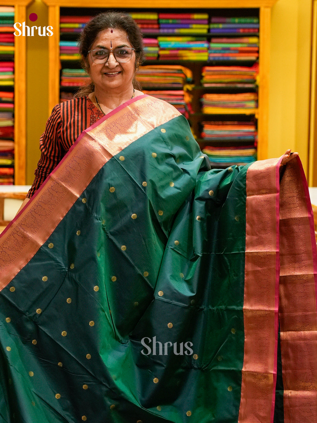 Dark Green Halfpure Kanchipuram Silk Saree with Floral Buttas | Pink Contrast Border — EGS01091