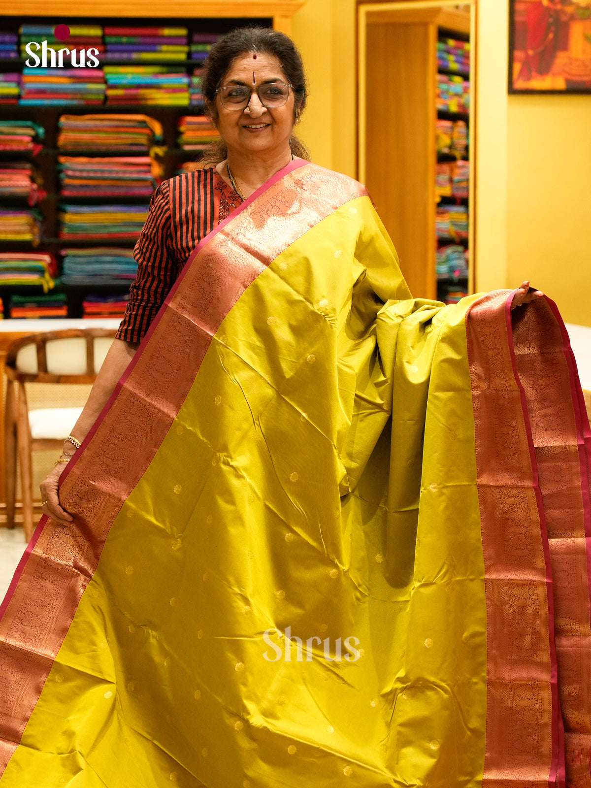Parrot Green Halfpure Kanchipuram Silk Saree with Floral Buttas | Pink Contrast Border