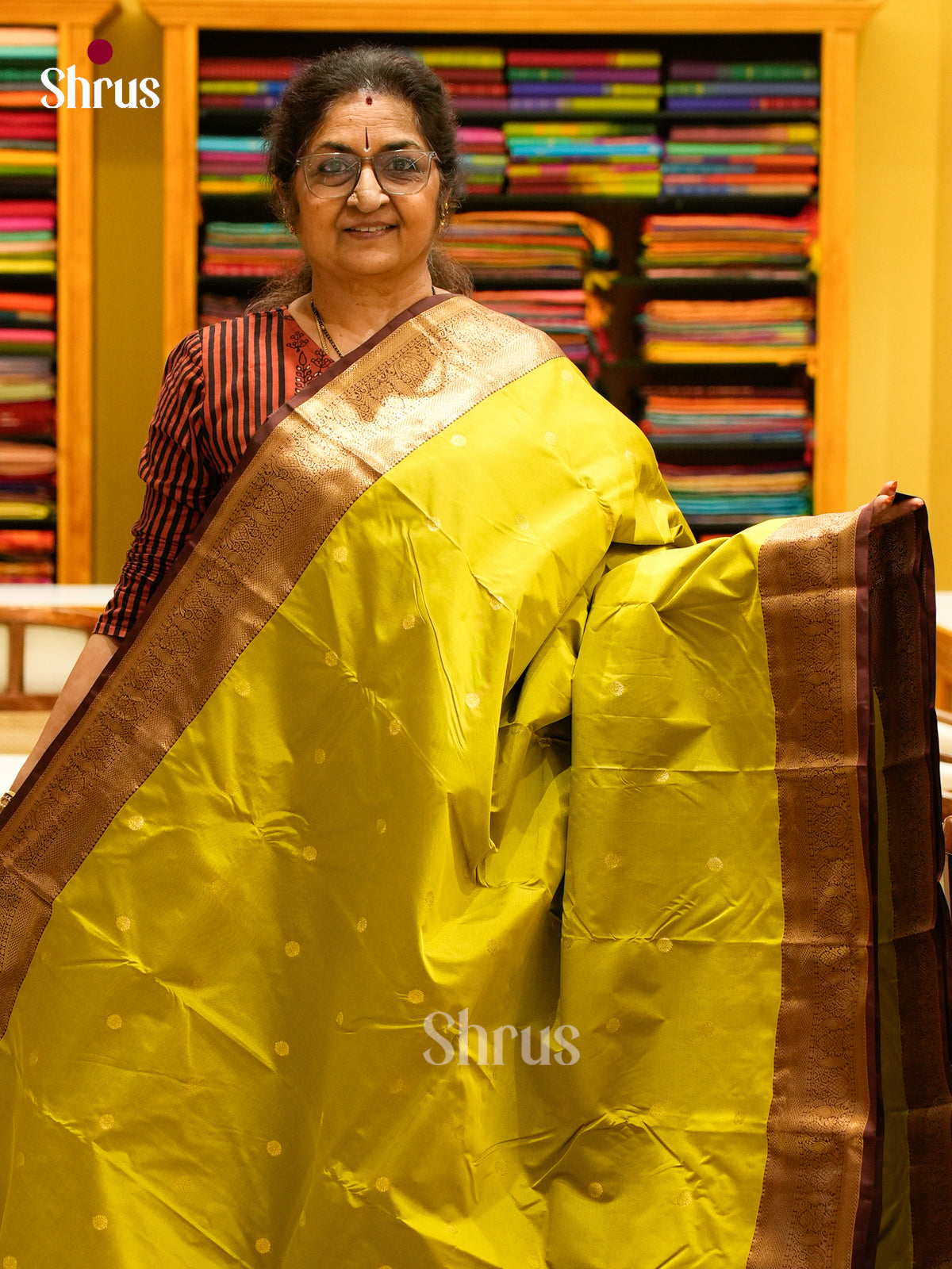 Parrot Green Halfpure Kanchipuram Silk Saree with Floral Buttas | Dark Brown Contrast Border