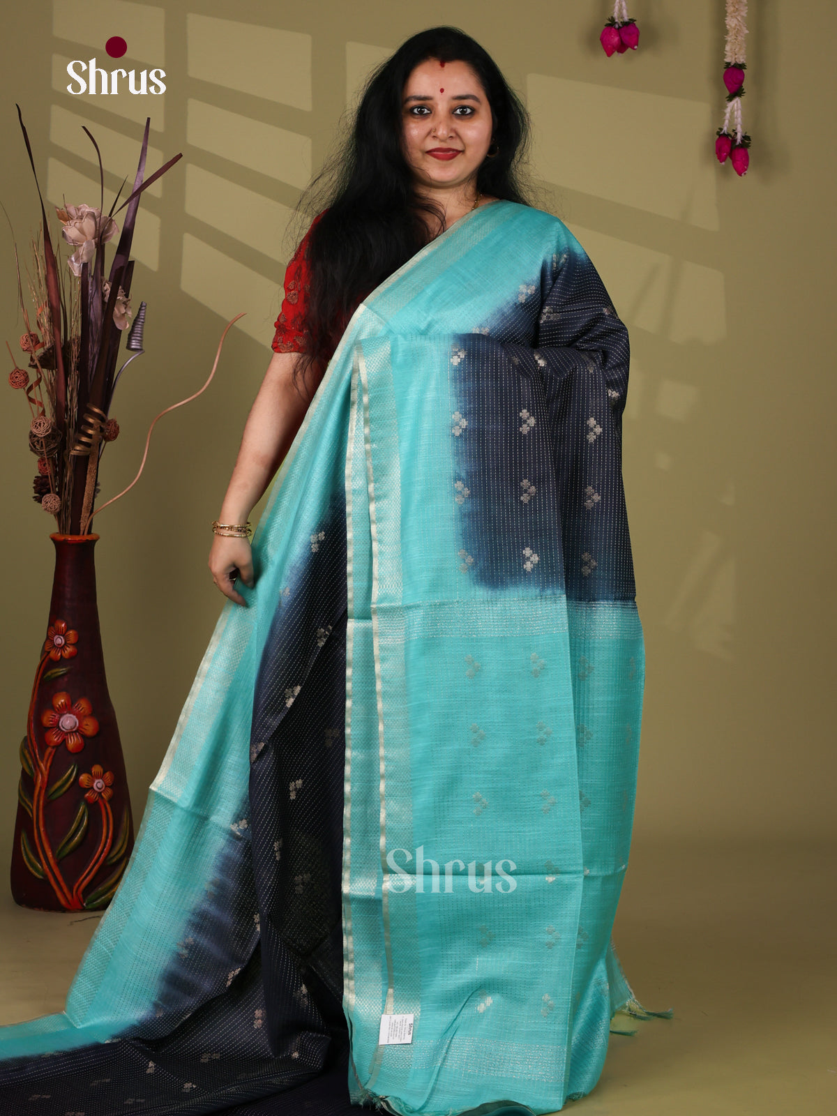 Semi Tussar Saree - EI05156