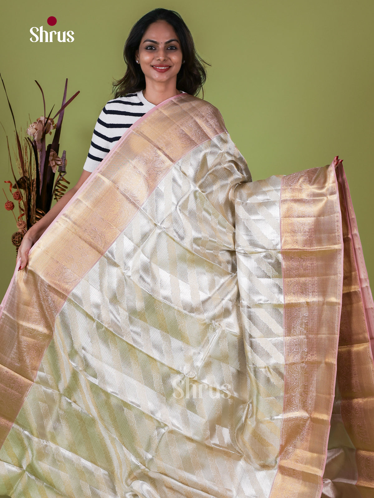 Kanchipuram silk Saree - EI08268
