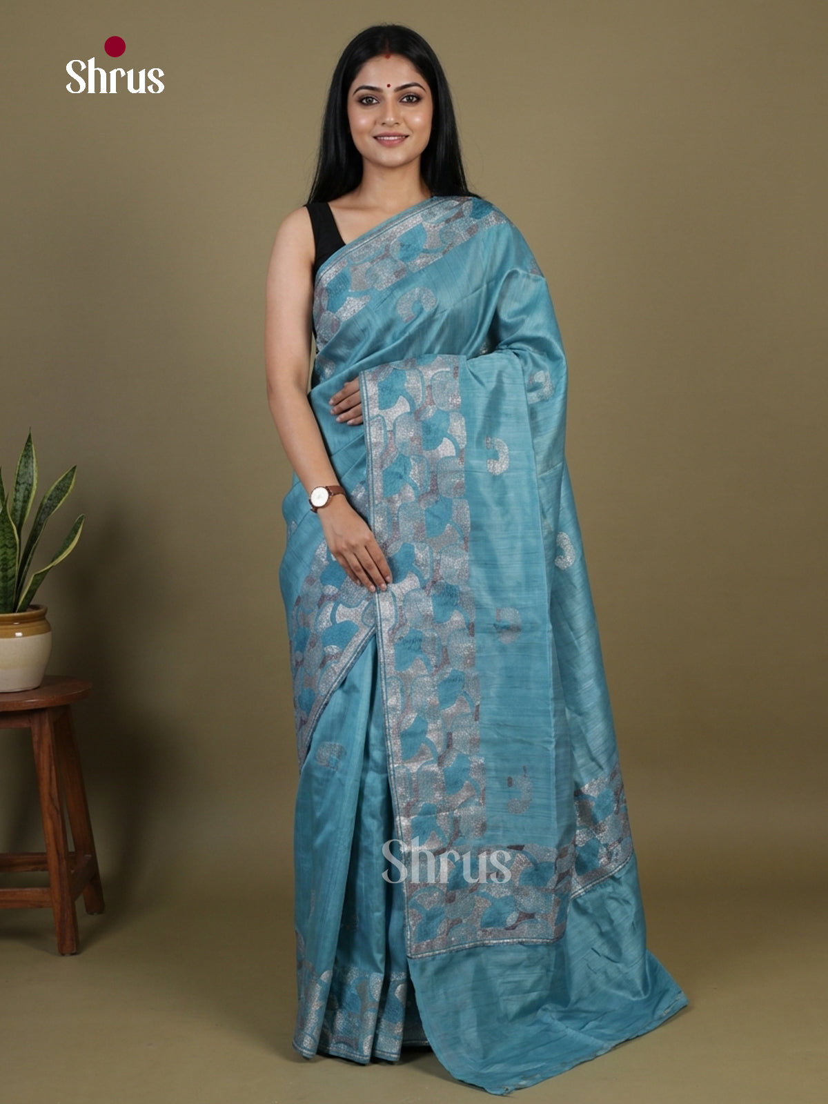 Semi Rawsilk Embroidery Saree - EI10148