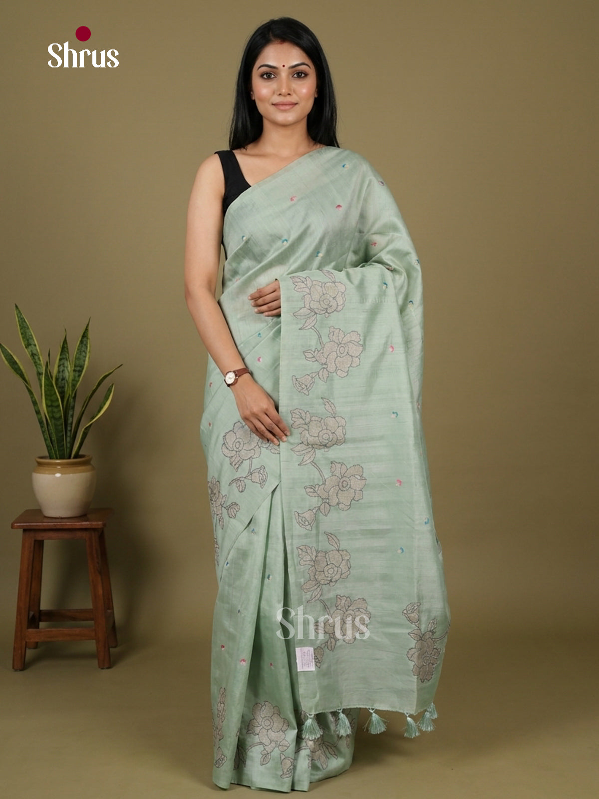 Semi Rawsilk Embroidery Saree - EI10270