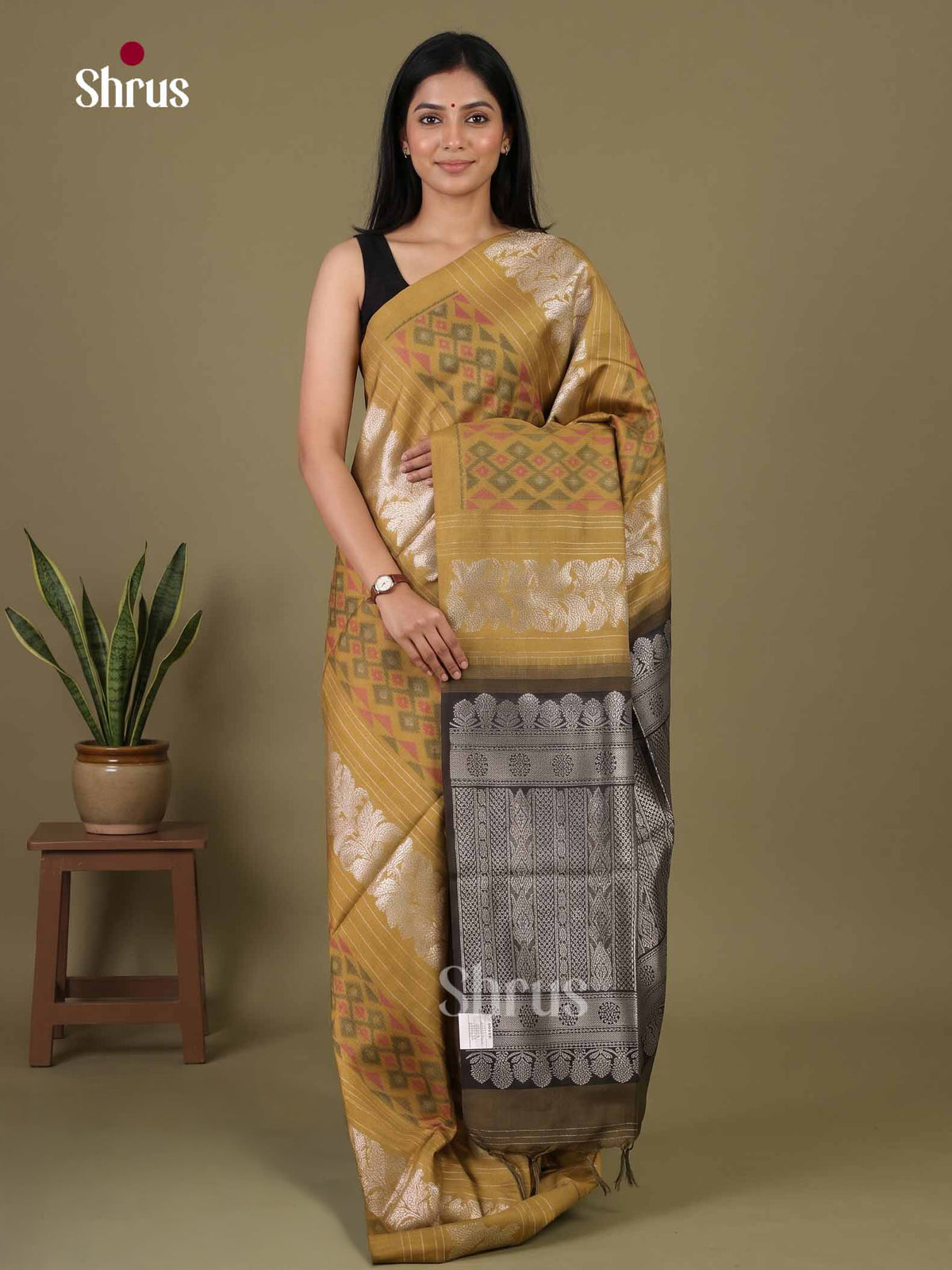 Champa semitussar Saree - EI16967