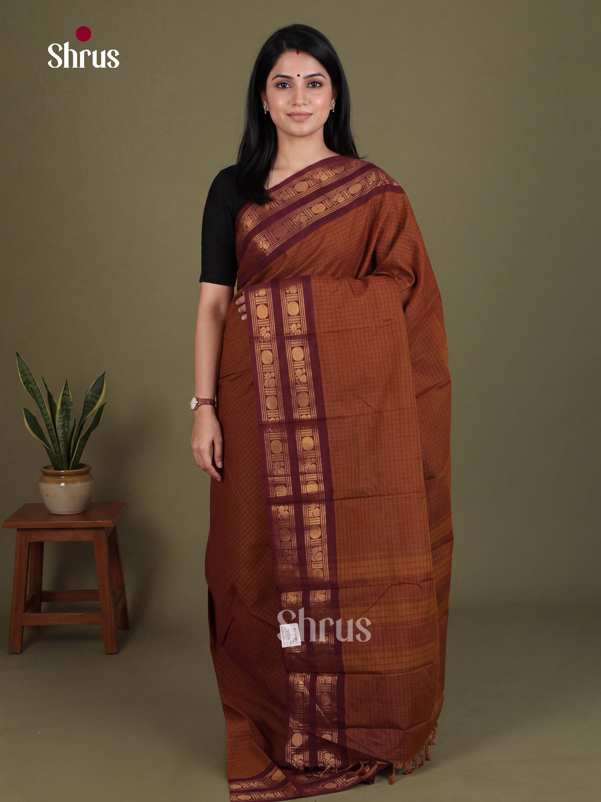 Earthy Brown Chettinad Cotton Saree With Checks & Maroon Rettapet Zari Border