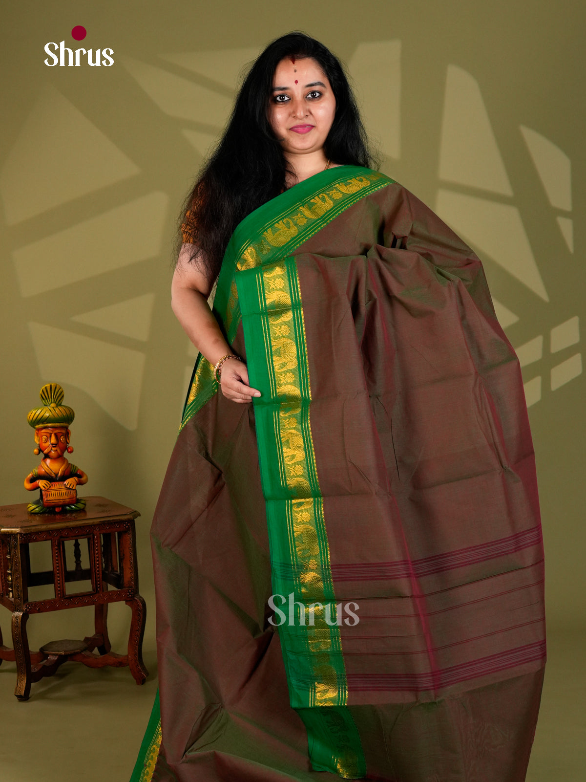 Elegant Dual-Tone Brown Chettinad Cotton Saree With Green Elephant Butta Zari Border