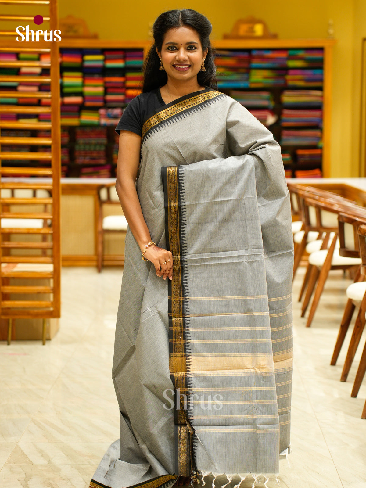 Elegant Grey Chettinad Cotton Saree With Plain Body & Thin Black Temple Zari Border