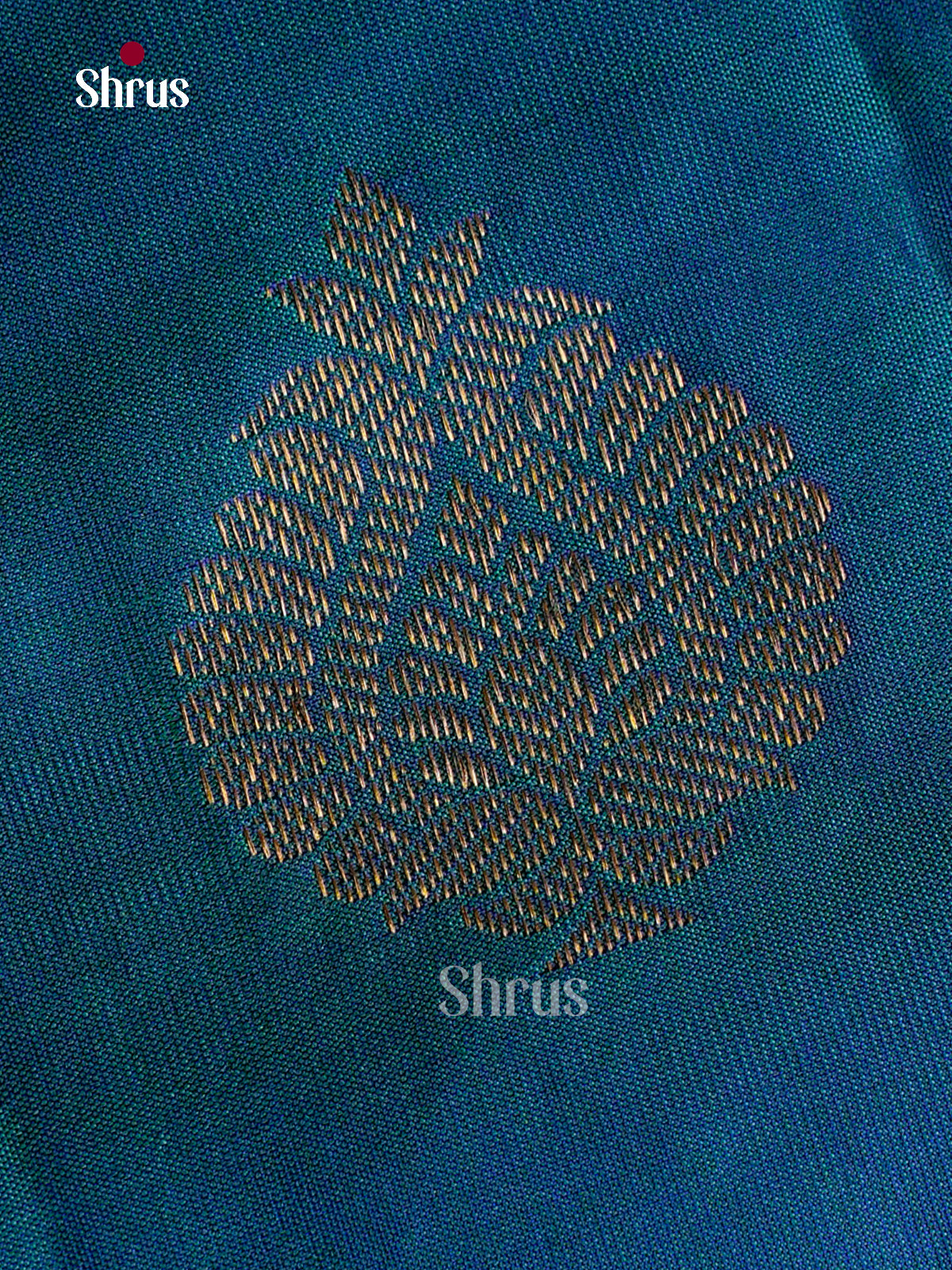 Elegant Peacock Blue Kanchipuram Sarees With Paisley Leaf Motifs | Purple Zari Border & Pallu
