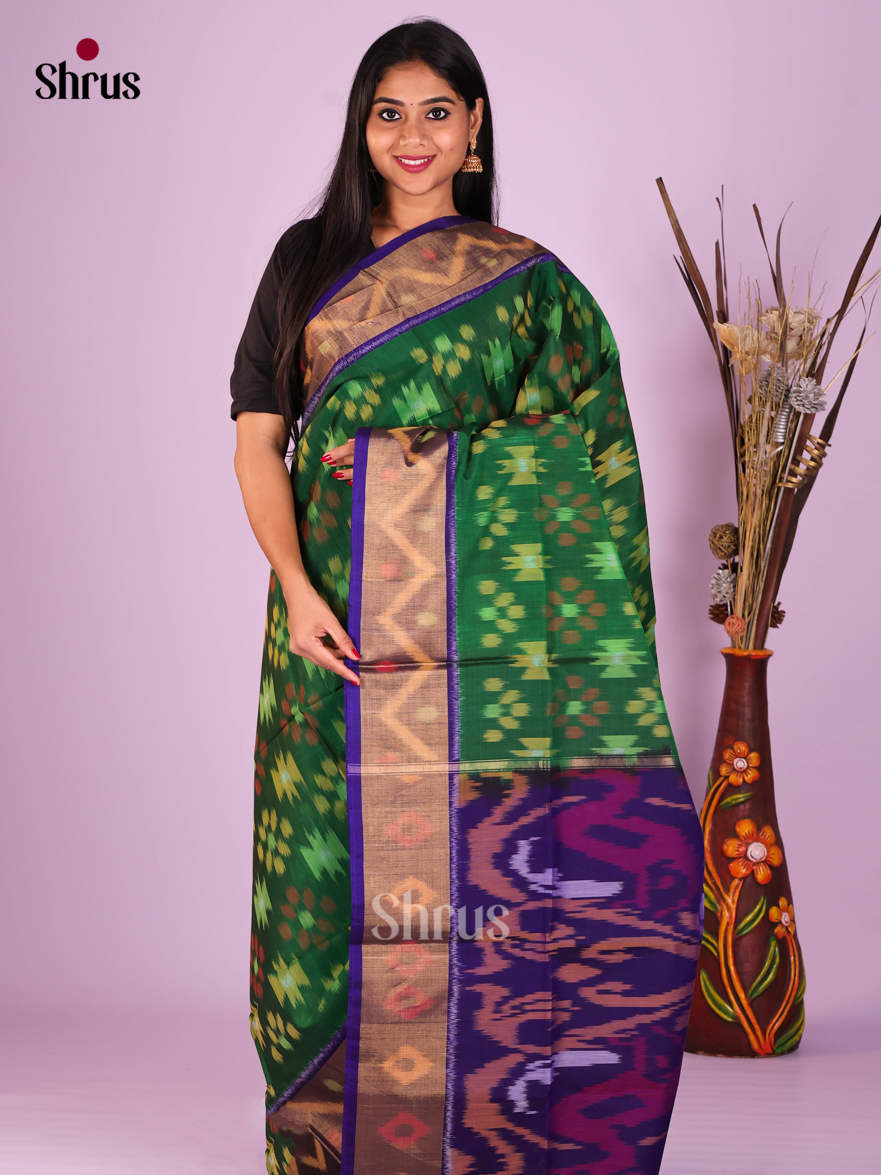 Buy Emerald Green Pochampally Silk Cotton Saree With Floral Ikat Motifs, Purple Border & Pallu