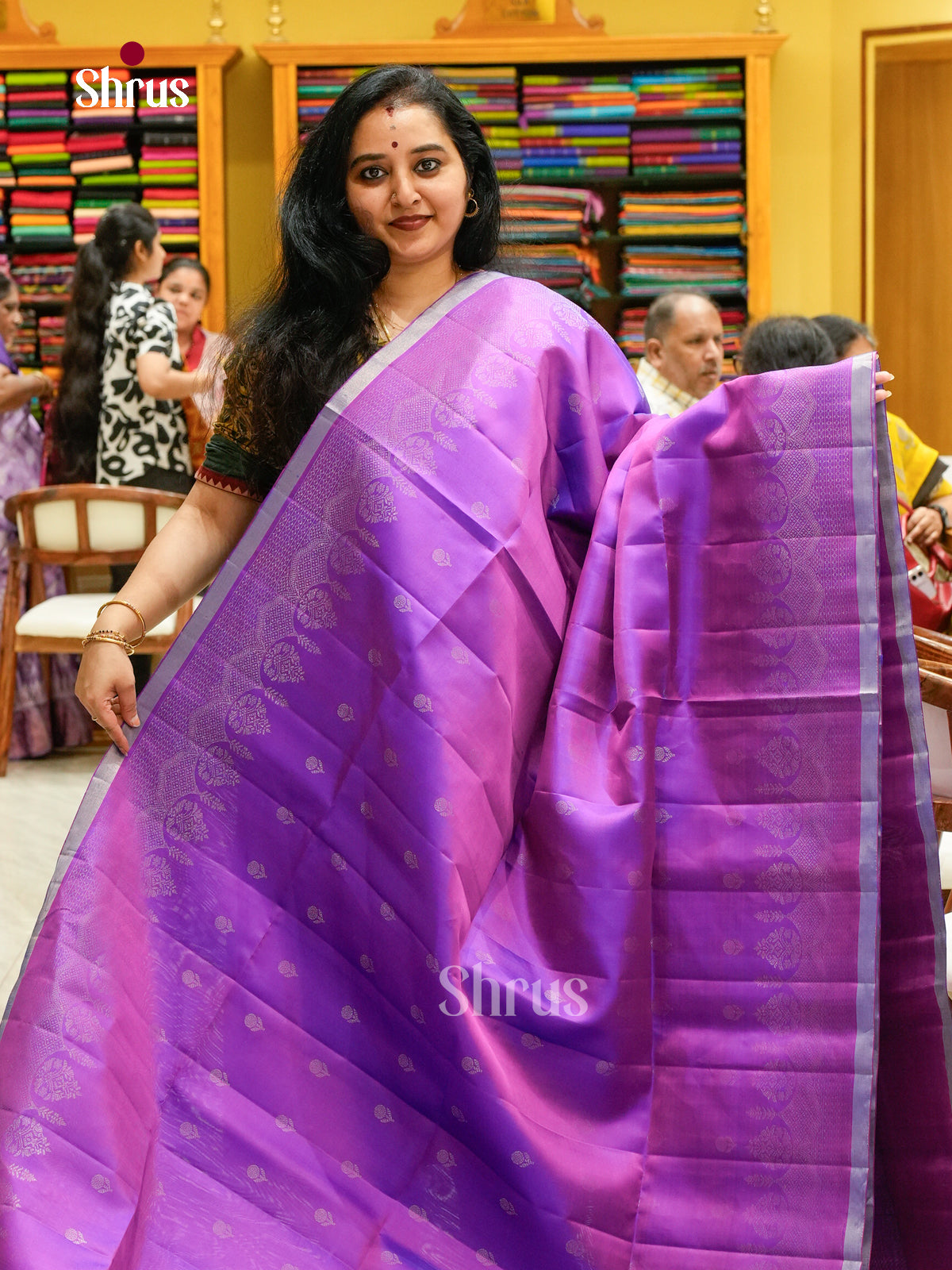 Enchanting Dual Tone Magenta Soft Silk Sarees with Floral Buttas & Brocade Pallu
