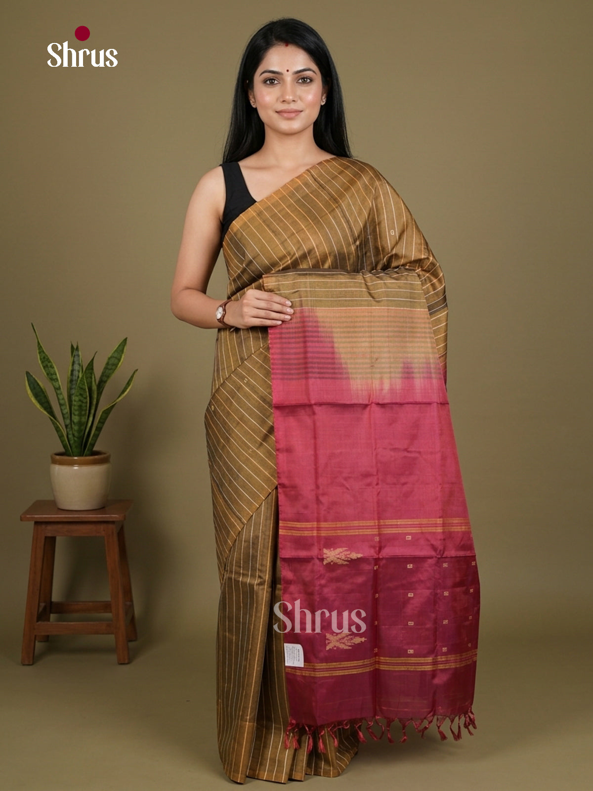 Buy Ethnic Olive Green Banana Pith Saree With Diagonal Stripes & Maroon Traditional Pallu