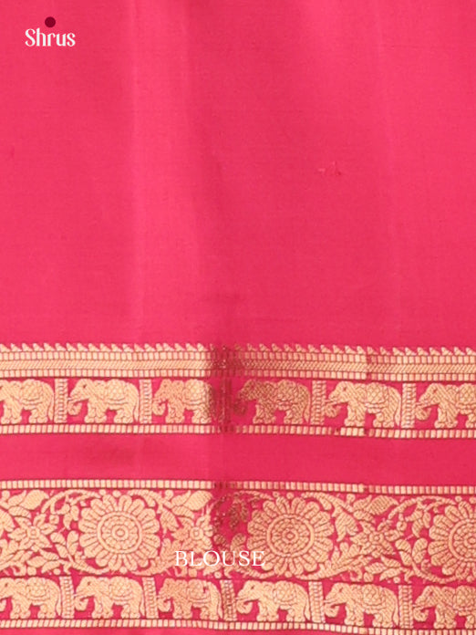 Exquisite Magenta Pure Soft Silk Sarees With Gold Floral & Leaf Buttas, Coral Pink Zari Woven Border & Pallu 1