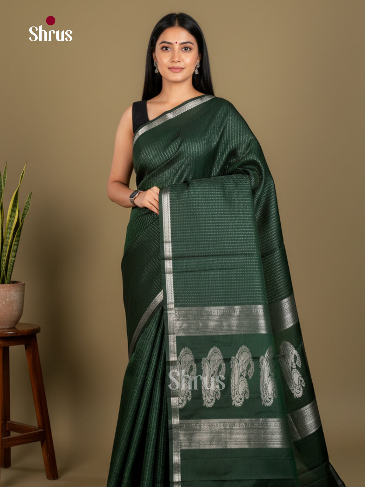 Buy Classy Green Kanchipuram Saree with Dotted Stripes Pattern, Silver Border & Paisley Pallu