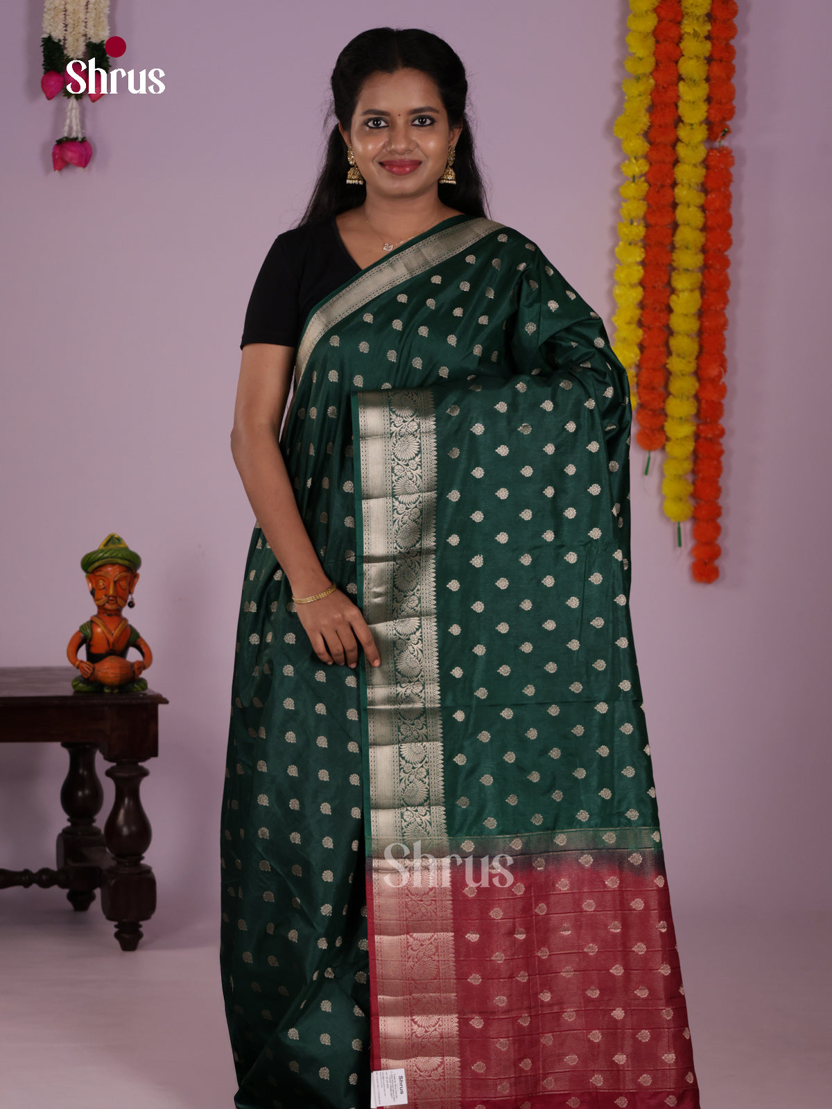 Buy Charming Green North Silk Cotton Saree With Golden Buttas, Maroon Border & Pallu