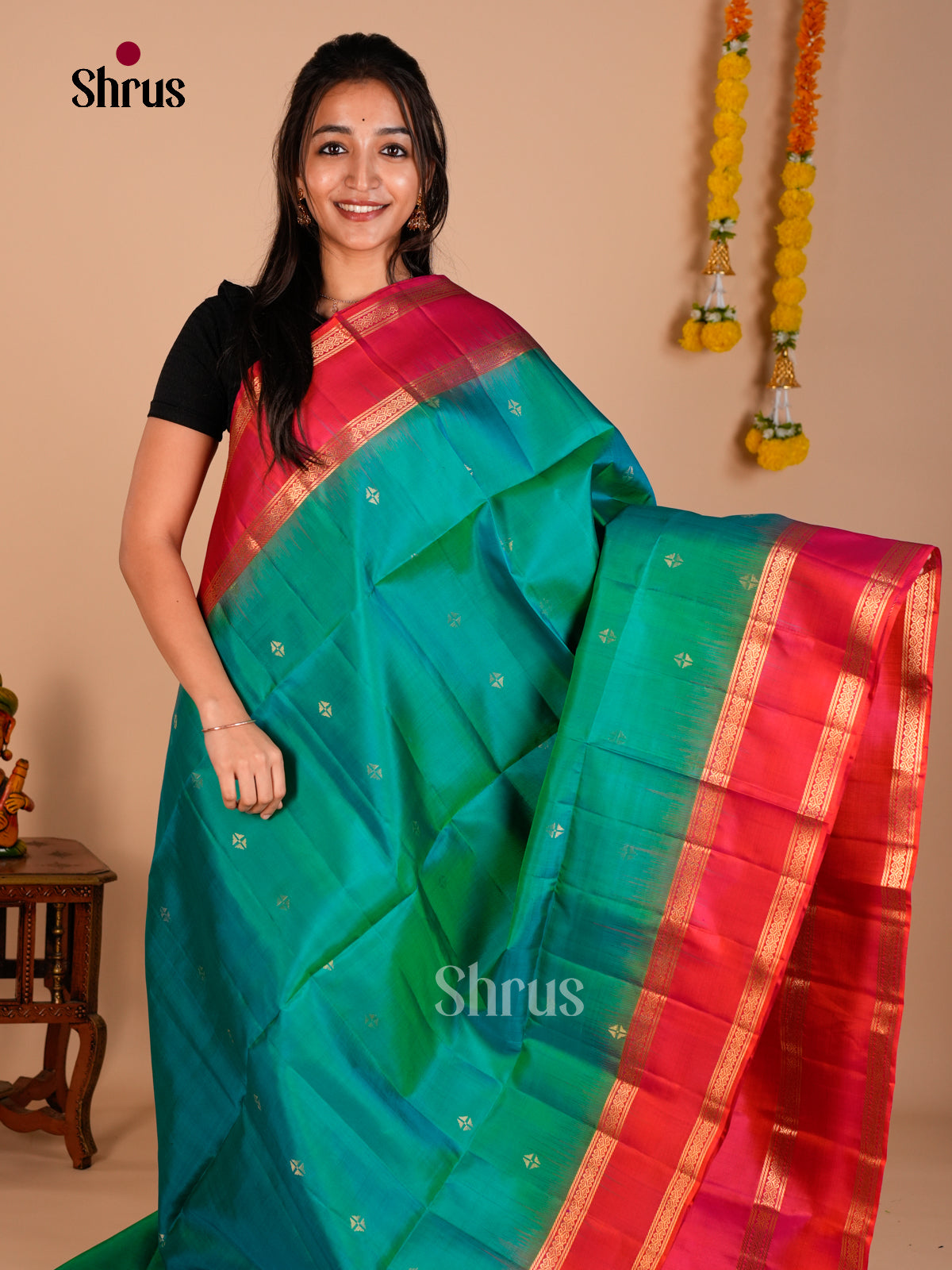 Buy Regal Green Pure Soft Silk Saree with Zari Buttas, Orangish Pink Rettaipet Border & Brocade Pallu