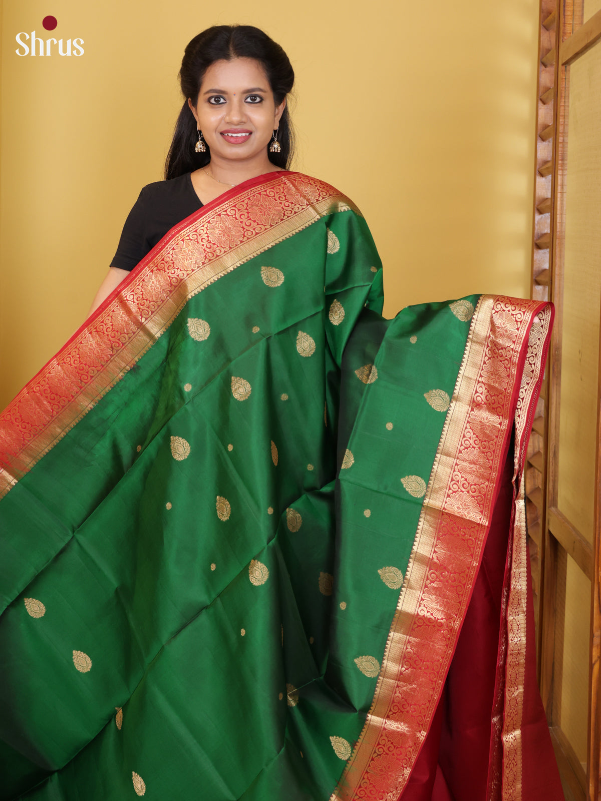Buy Lustrous Green Pure Soft Silk Saree with Zari Drop Buttas & Orangish Pink Traditional border