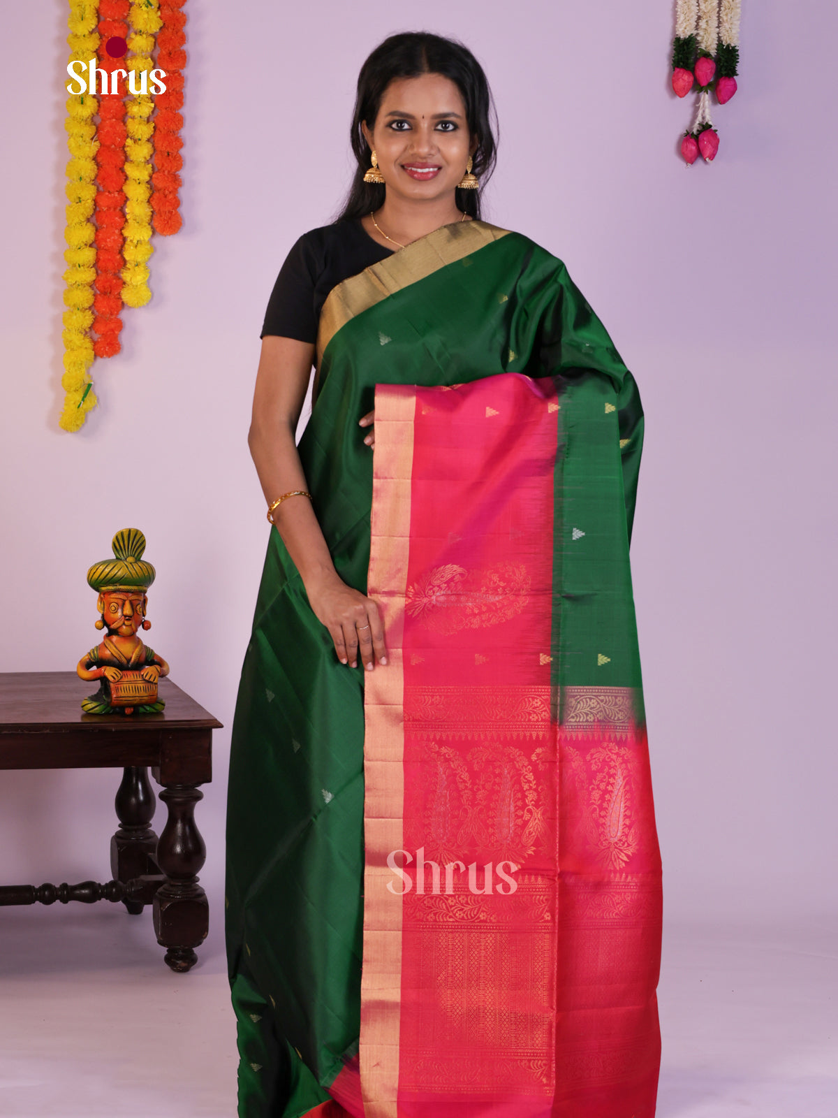 Buy Classy Green Soft Silk Saree with Gold Buttas, Kaddi Border & Pink Brocade Pallu