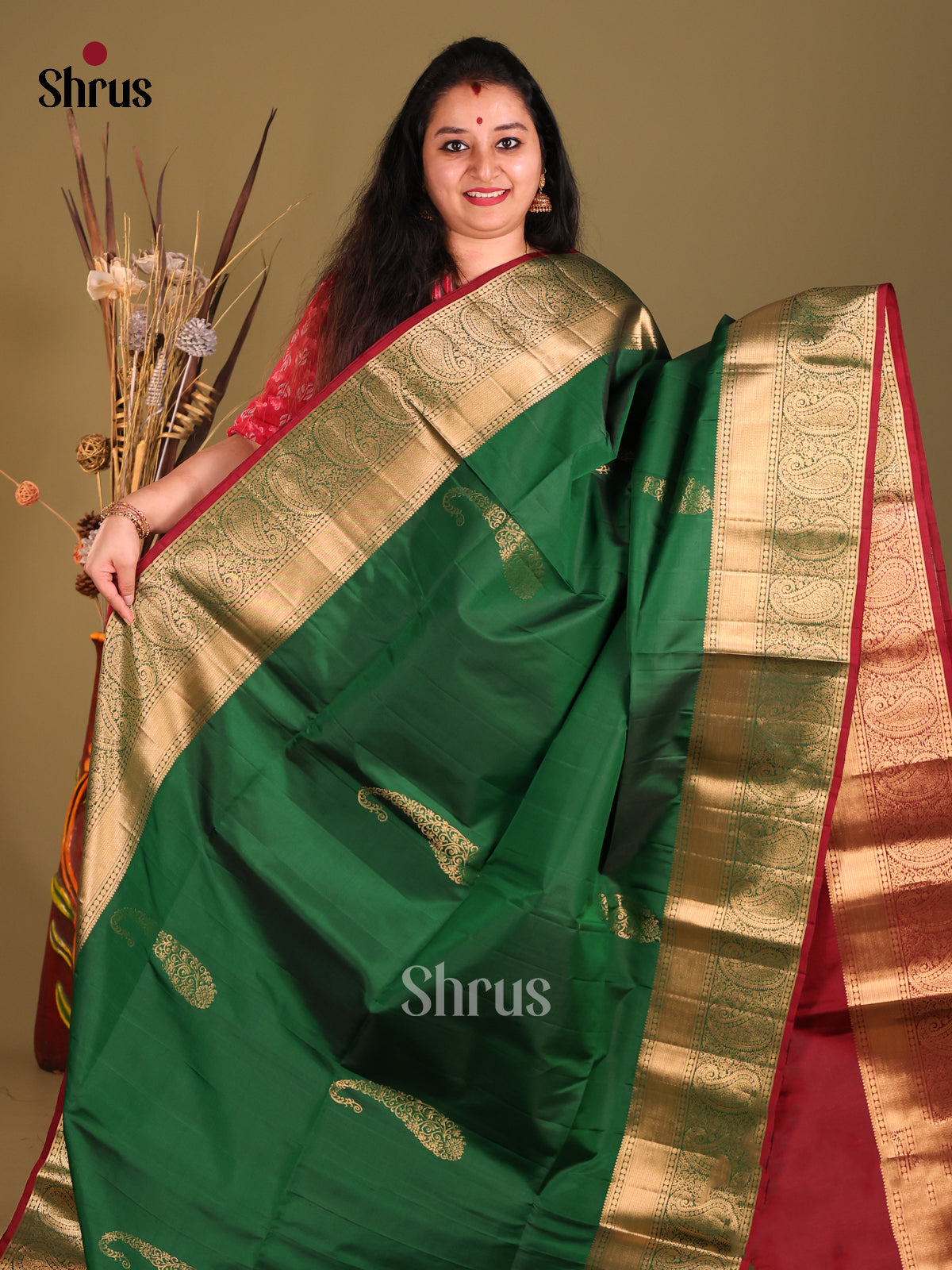 Elegant Green Soft Silk Sarees With Paisley Motifs & Maroon Brocade Pallu