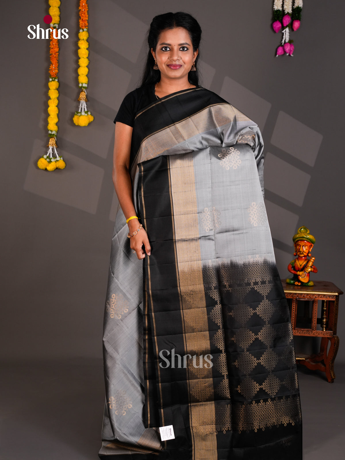 Buy Sophisticated Grey Pure Soft Silk Saree With Zari Kolam Motifs, Black Border & Pallu