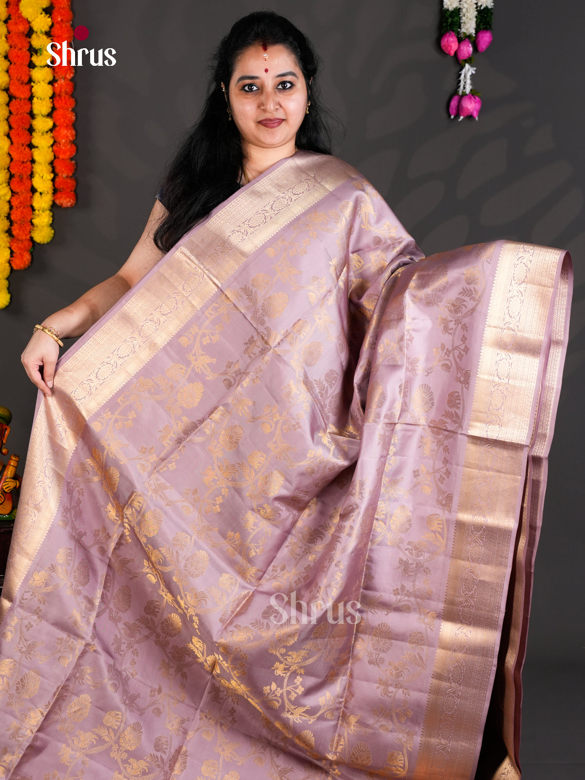 Buy Timeless Lavender Pure Soft Silk Saree with Zari Floral Nestling & Brocade Pallu