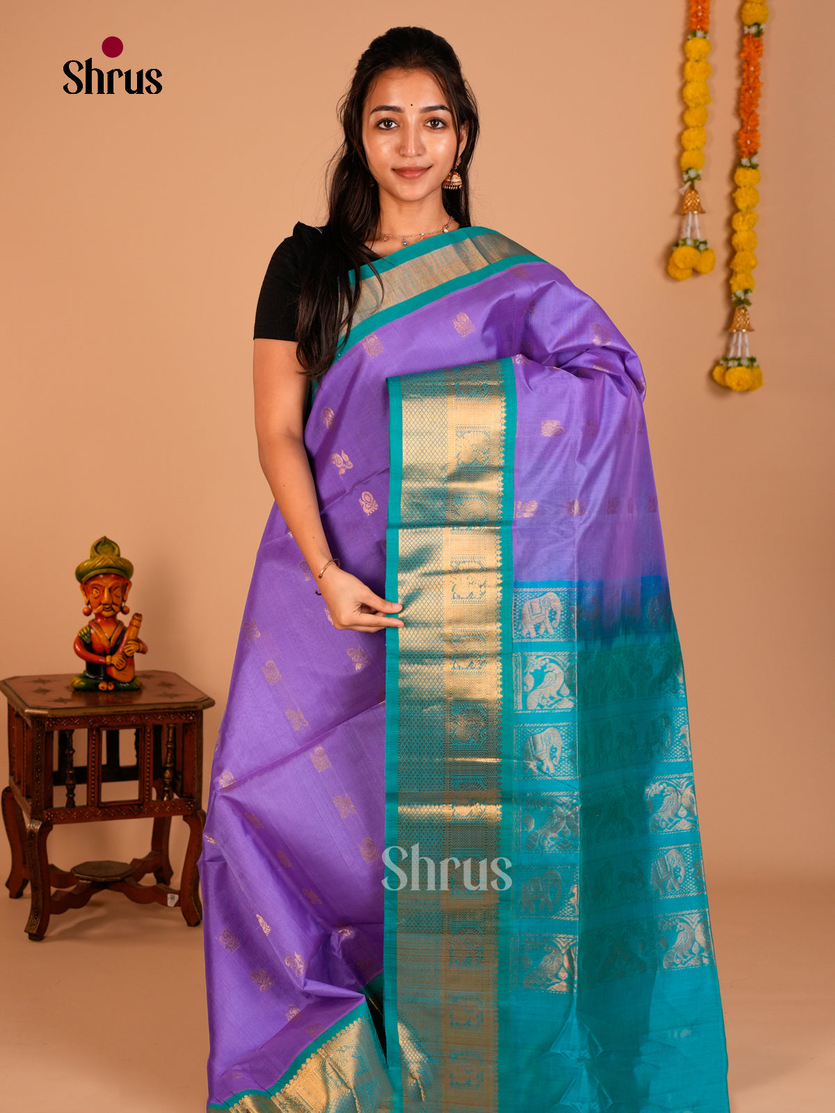 Buy Breezy Lavender Silk Cotton Saree With Peacock Buttas, Teal Korvai Zari Border & Pallu