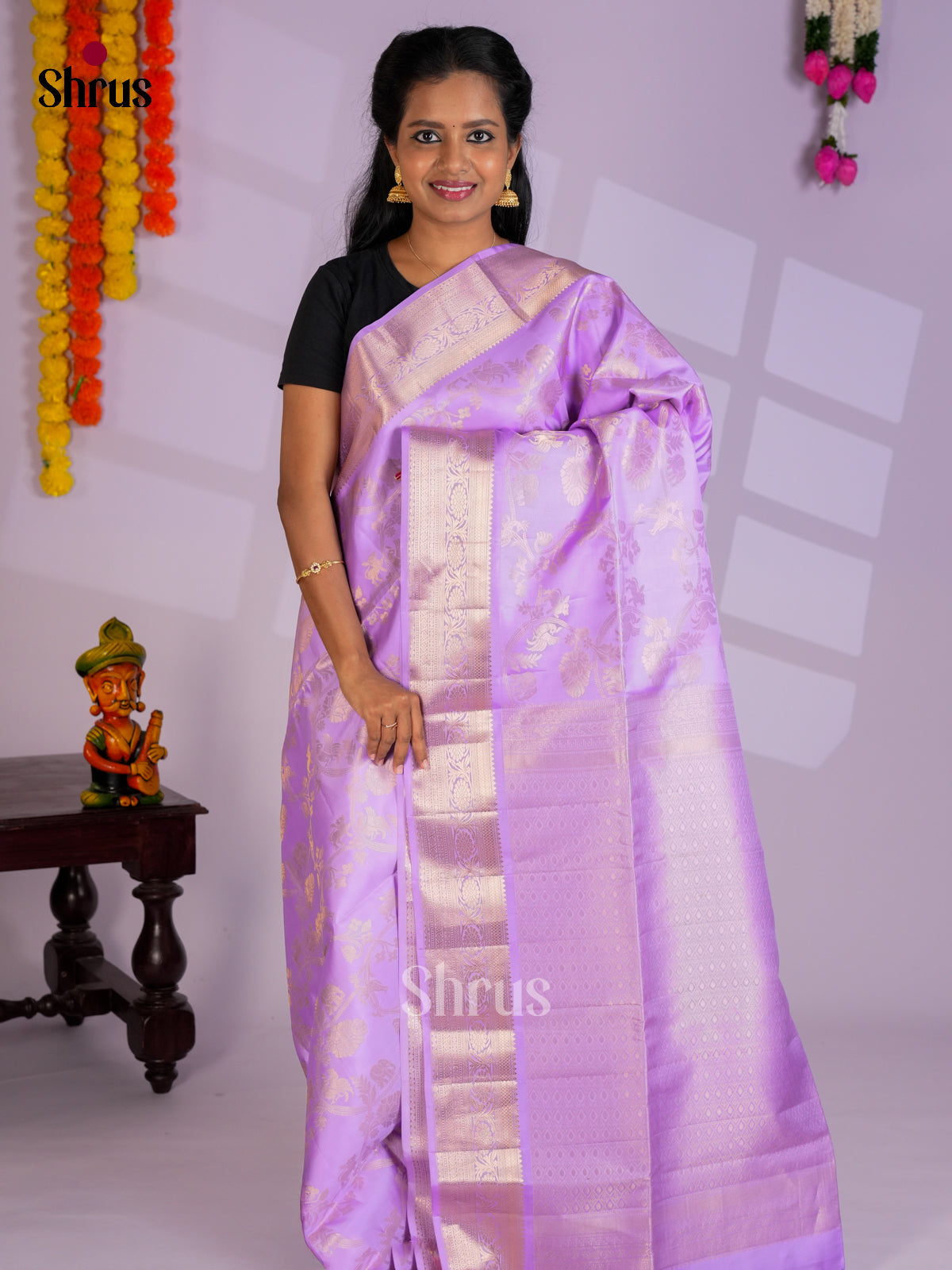 Buy Gorgeous Lavender Soft Silk Saree with Golden Floral Nestling Brocade & Zari Border