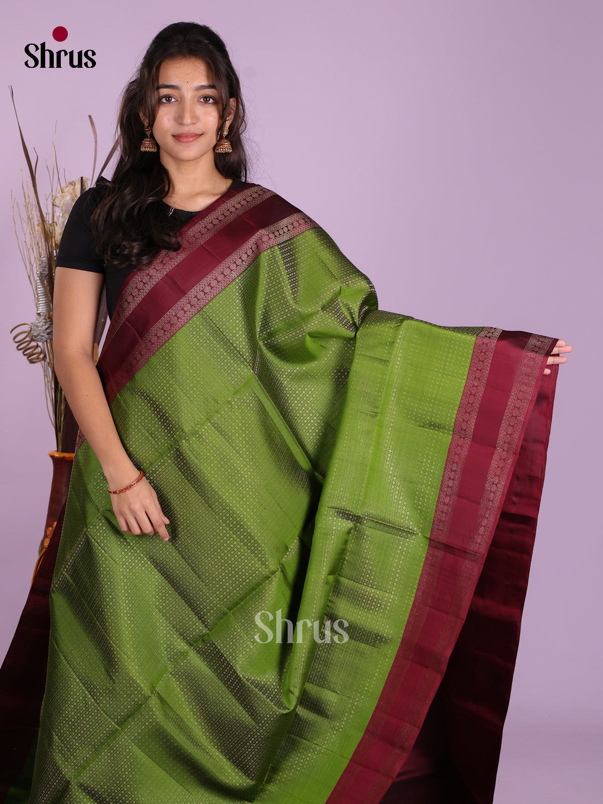 Buy Exquisite Leaf Green Pure Soft Silk Saree With Zari Checks & Buttas, Maroon Rettaipet Border & Pallu
