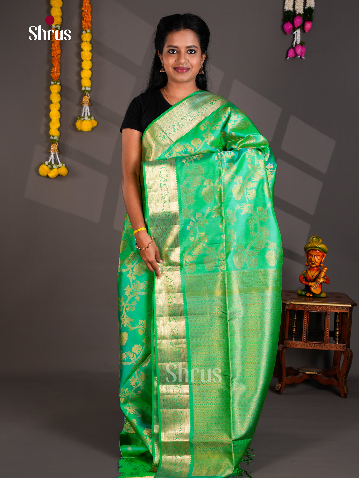 Buy Timeless Leaf Green Soft Silk Saree With Golden Floral Vines, Zari Border & Brocade Pallu