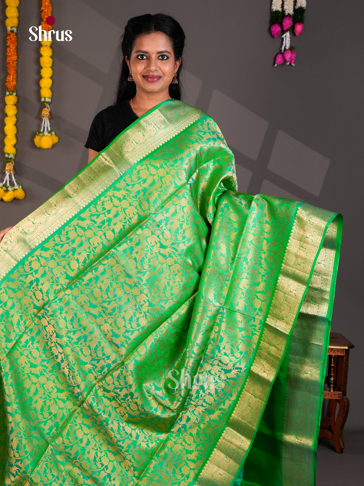 Buy Gorgeous Light Green Pure Silk Saree with Golden Floral Nestling Brocade & Zari Border