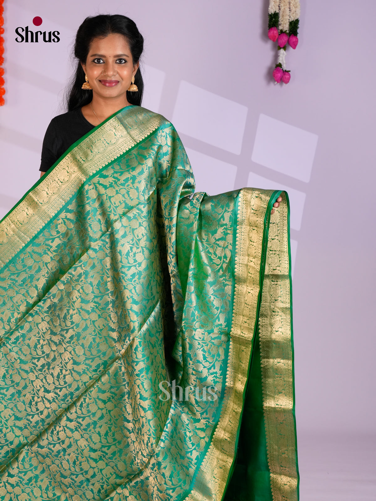 Buy Chic Light Green Pure Soft Silk Saree With Vanashigaram Floral Nestling & Brocade Pallu
