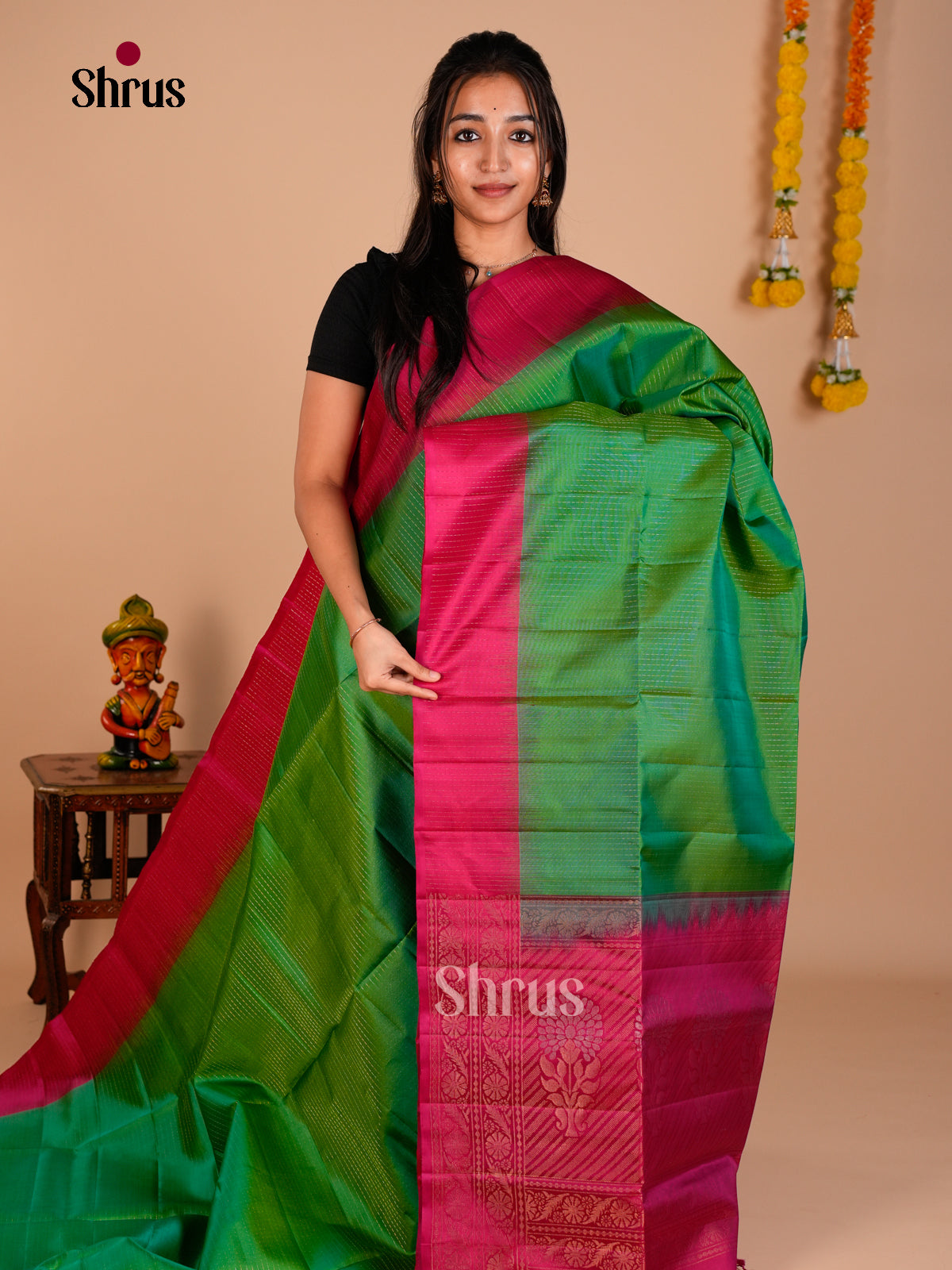 Buy Elegant Light Green Soft Silk Saree with Dashed Lines Buttas & Pink Zari Brocade Pallu
