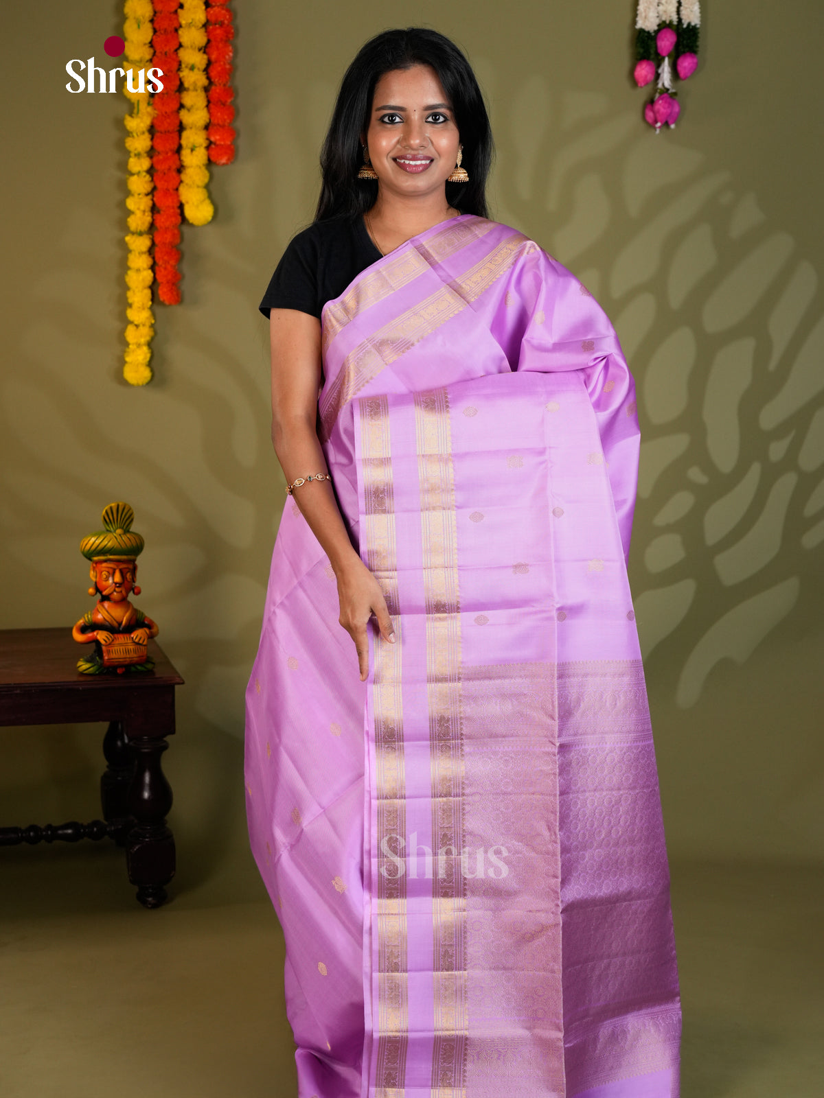 Buy Exquisite Lilac Soft Silk Saree with Zari Peacock Buttas, Rettaipet Border & Brocade Pallu