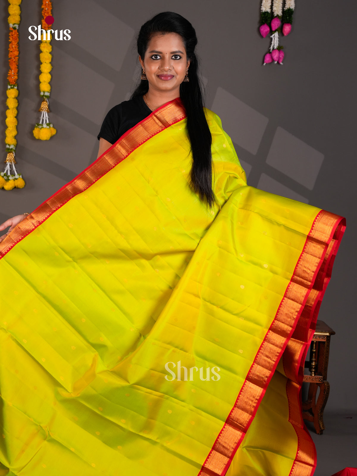 Buy Vivid Lime Green Kanchipuram Saree With Gold Buttas, Red Temple Zari Border & Brocade Pallu