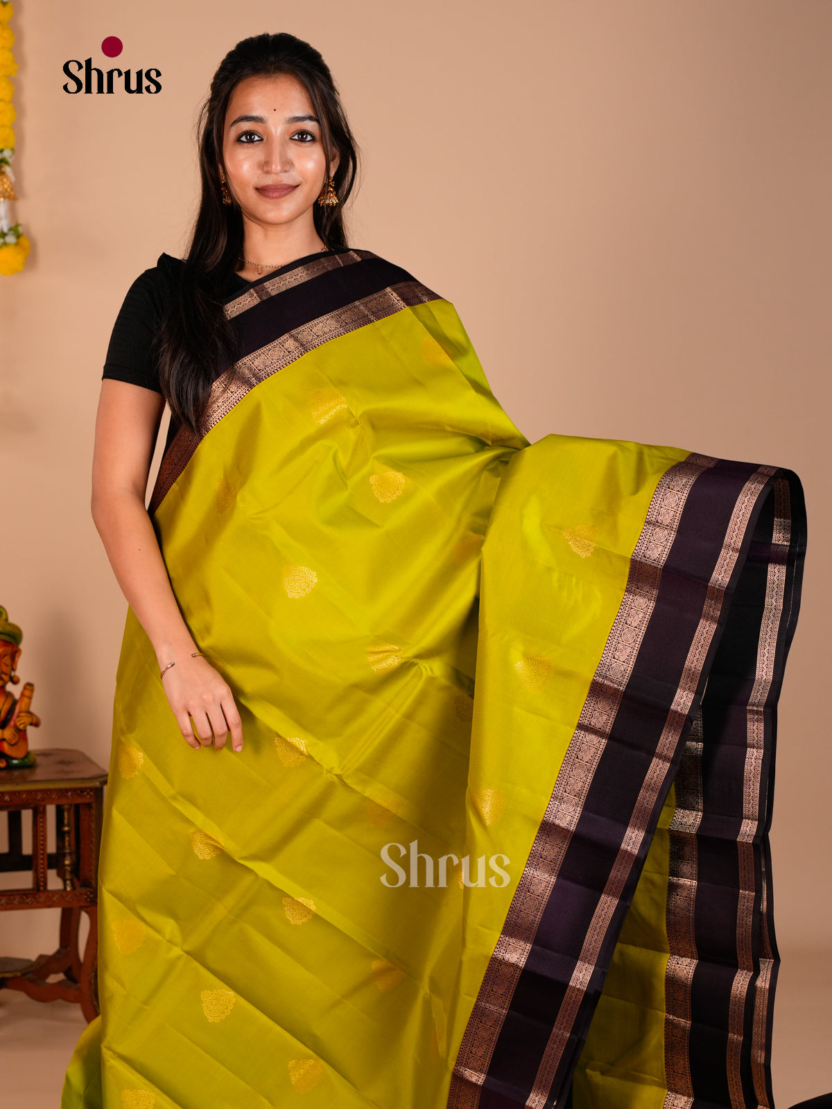 Buy Pretty Lime Green Kanjivaram Saree With Paisley Motifs, Purple Rettaipet Zari Border & Brocade Pallu