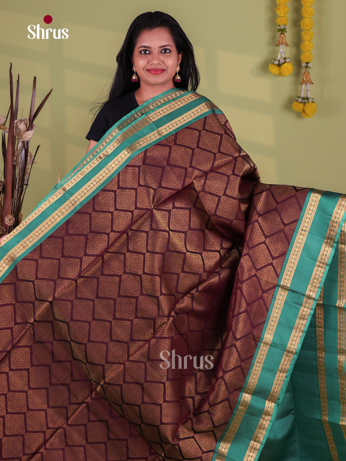 Lustrous Deep Purple Soft Silk Sarees with Zari Woven Diamond Grid Pattern & Sea Green Rettaipet Border 1