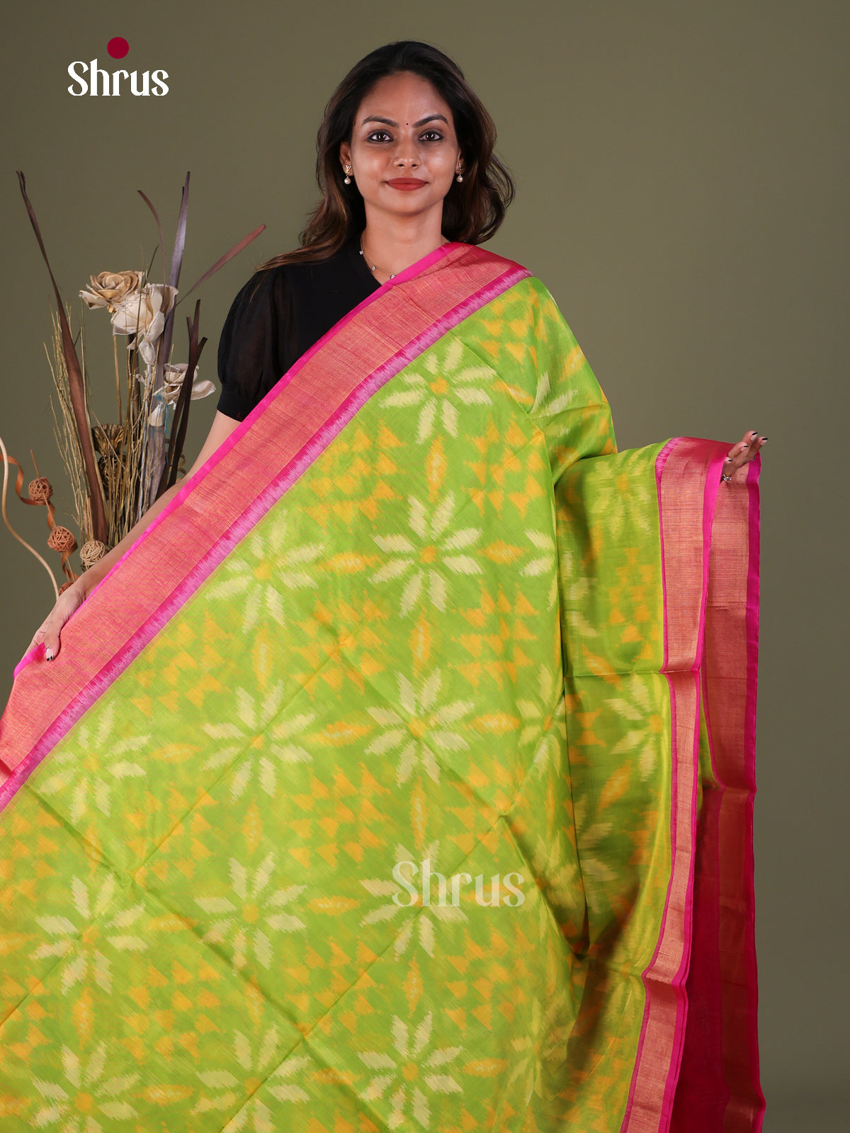 Lustrous Lime Green Pochampally Cotton Silk Saree With Star Prints & Pink Kaddi Border