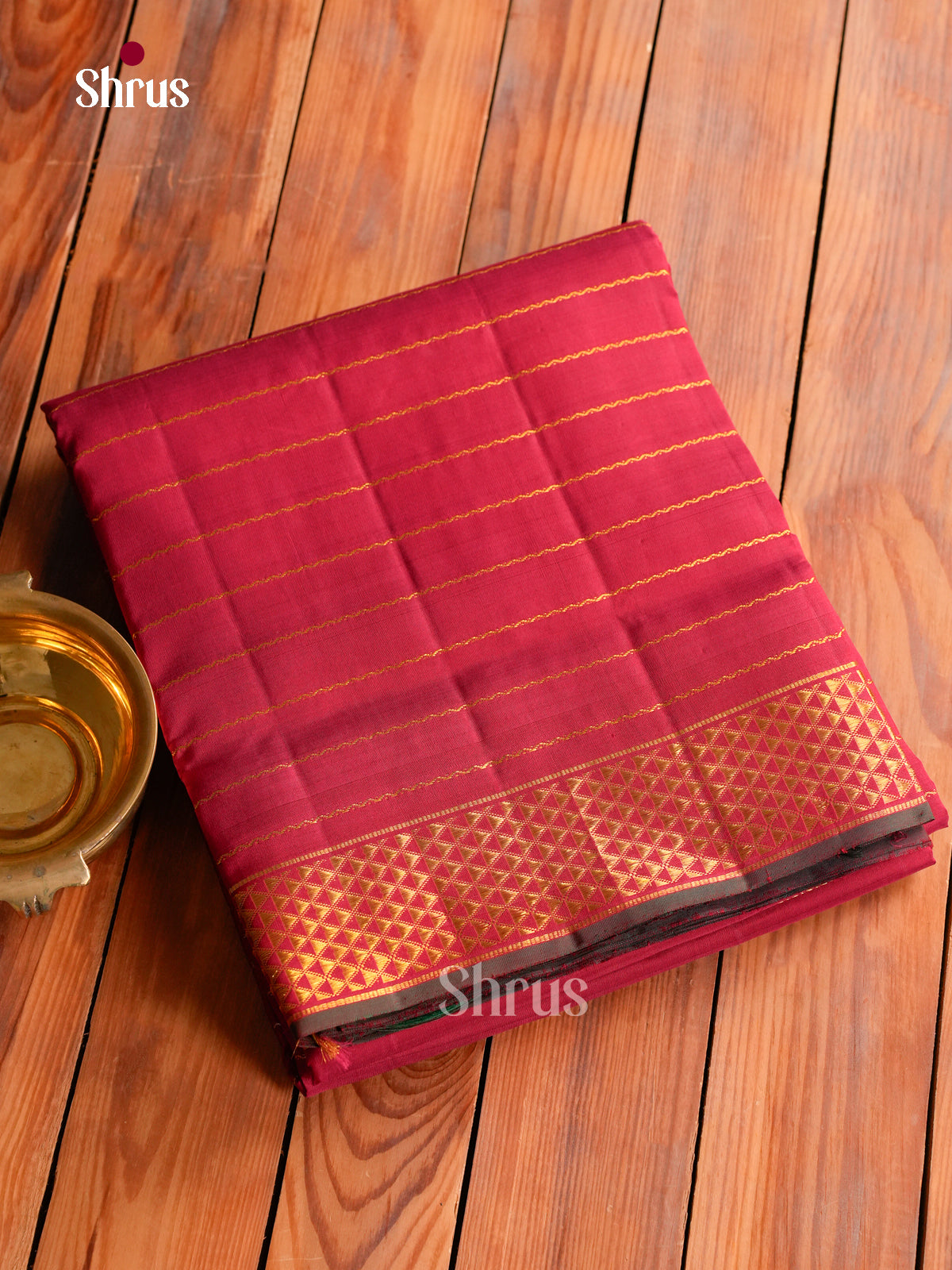 Luxurious Dark Red 9Yards Kanchipuram Saree With Wavy Stripes | Self Zari Border & Pallu