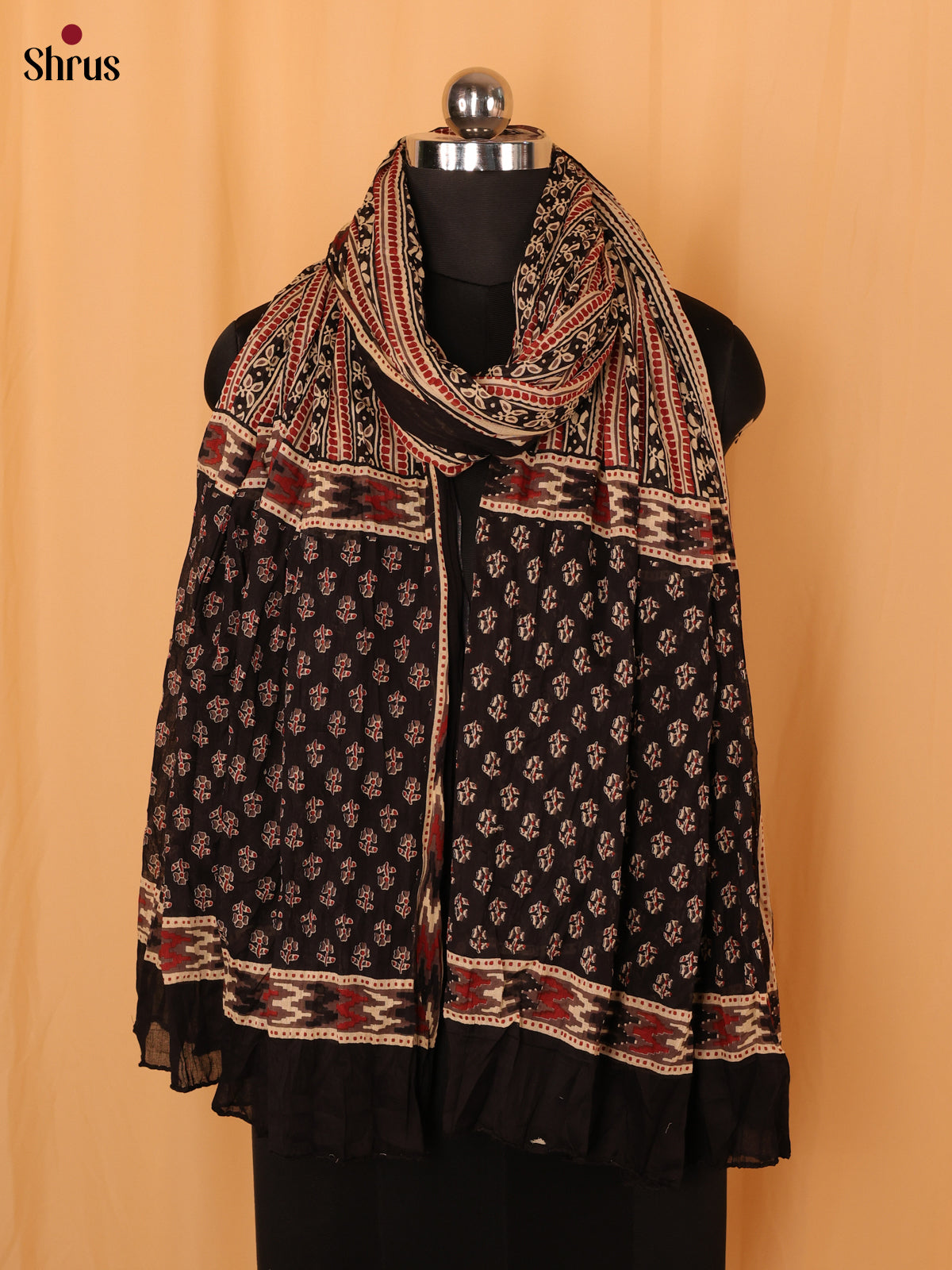 Cream & Black - Dupatta