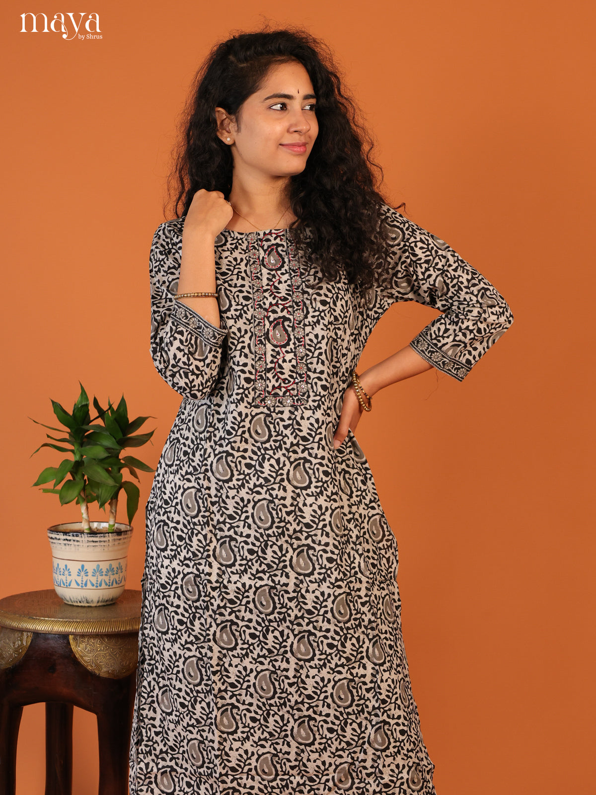 Grey Floral Printed Cotton Kurti - Shop on Shrus.com