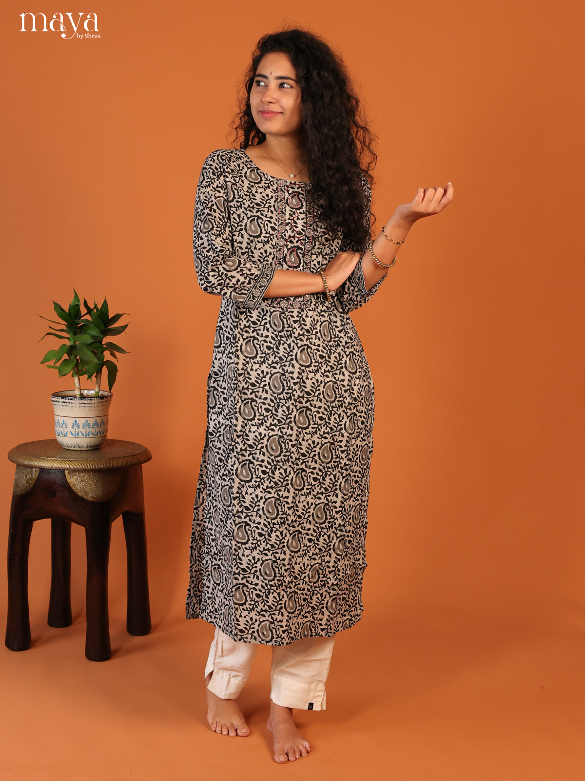 Grey Floral Printed Cotton Kurti - Shop on Shrus.com