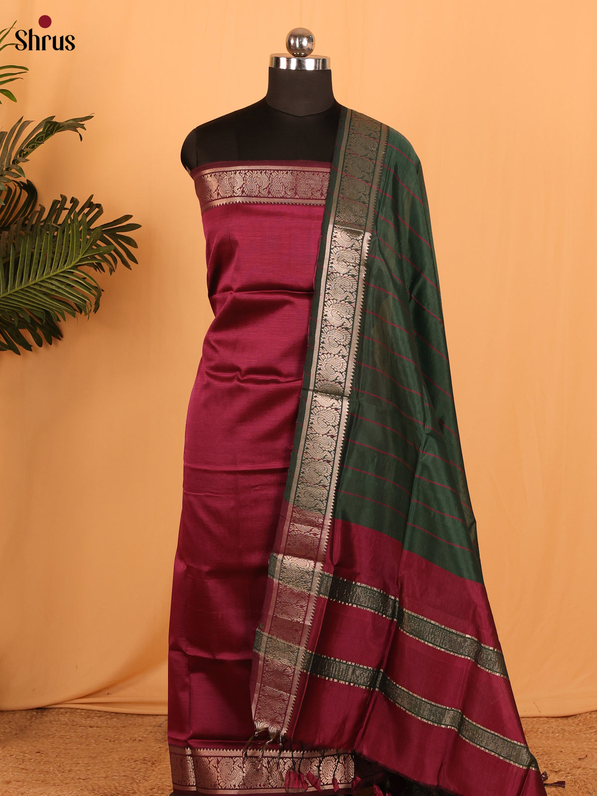 Maroon & Green - mangalagirisico top & dupatta combo