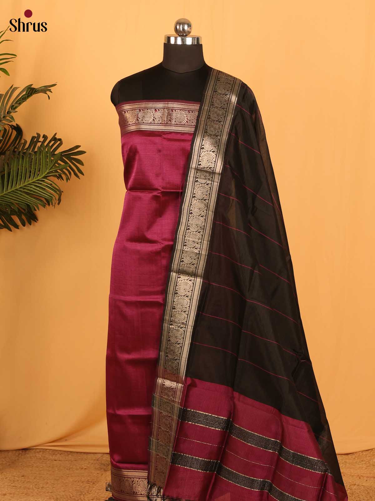 Maroon & Black- mangalagirisico top & dupatta combo